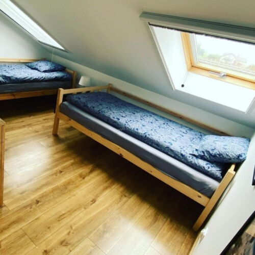 Camera twin standard la etaj (se poate solicita pat suplimentar)