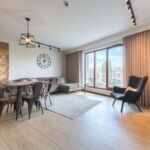 Apartament 4-osobowy Deluxe z widokiem na rzekę