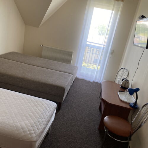 Camera tripla cu balcon