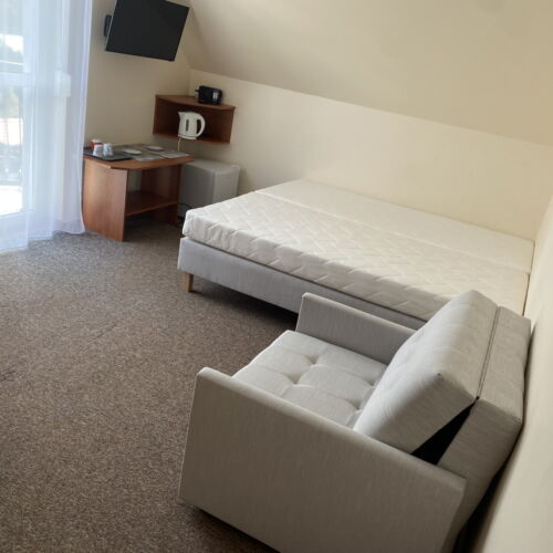 Camera tripla cu balcon