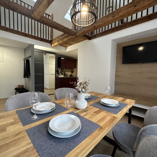 Apartament cu duș cu chicinetă proprie pentru 2 pers.