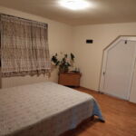 Apartman s manželskou postelí se 2 ložnicemi s výhledem do zahrady na poschodí (s možností přistýlky)