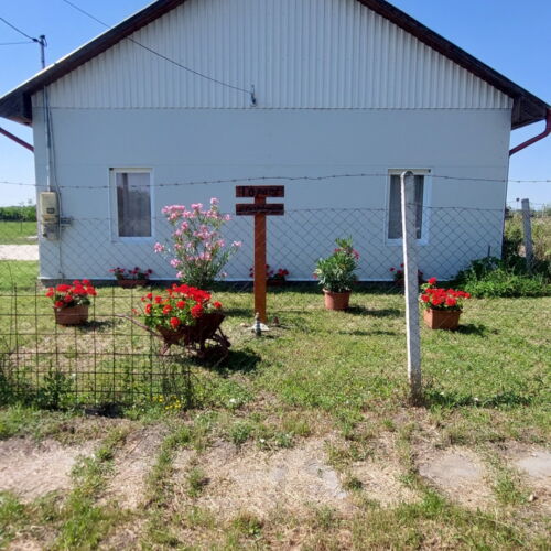 Pokój 2-osobowy na parterze z widokiem na ogród (możliwa dostawka)