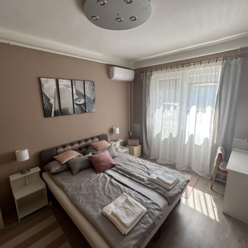 Casă de vacanță întreaga unitate pentru 4 pers. (se inchirieaza doar integral) (se poate solicita pat suplimentar)