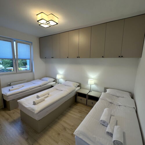 Pokój 3-osobowy w suterenie na parterze