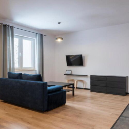 Apartament la etaj cu vedere spre pădure cu 2 camere pentru 6 pers. (se poate solicita pat suplimentar)