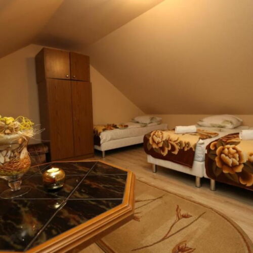 6 Person Room