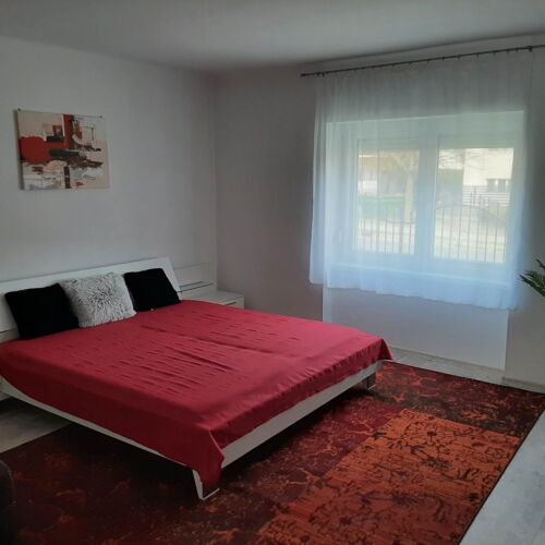 Casa de vara toata casa cu aer conditionat pentru 6 pers. (se inchirieaza doar integral) (se poate solicita pat suplimentar)