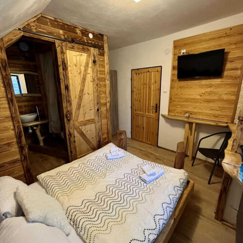 Twin Room with Shower