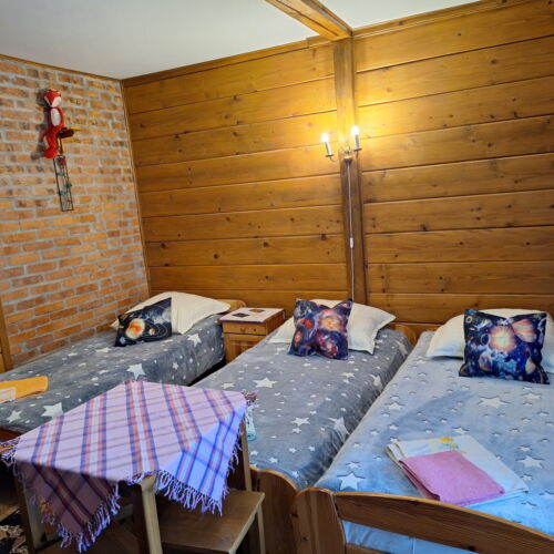 Pokój 3-osobowy na piętrze Przyjemny wystrój wnętrz