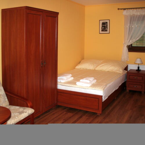 Pokój 4-osobowy z prysznicem z dostępem do ogrodu