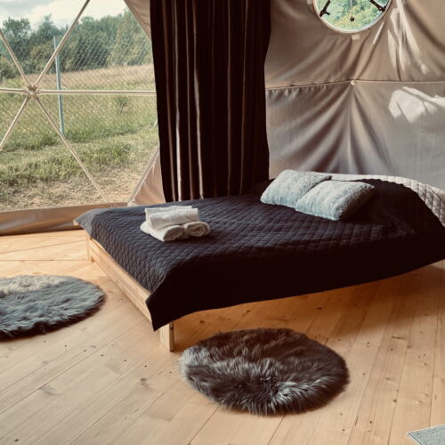 Apartament întreaga unitate cu vedere spre pădure cu 1 camera pentru 2 pers.