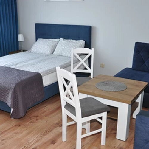 Camera cvadrupla standard la etaj