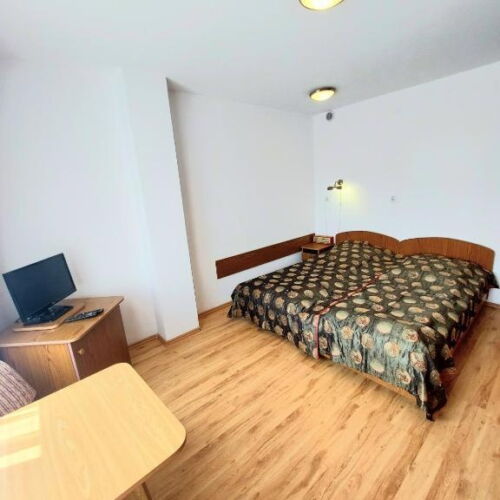 5 Person Room