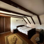 Tetőtéri teraszos kétágyas szoba