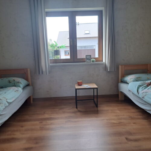 Apartament cu grup sanitar cu 2 camere pentru 4 pers.