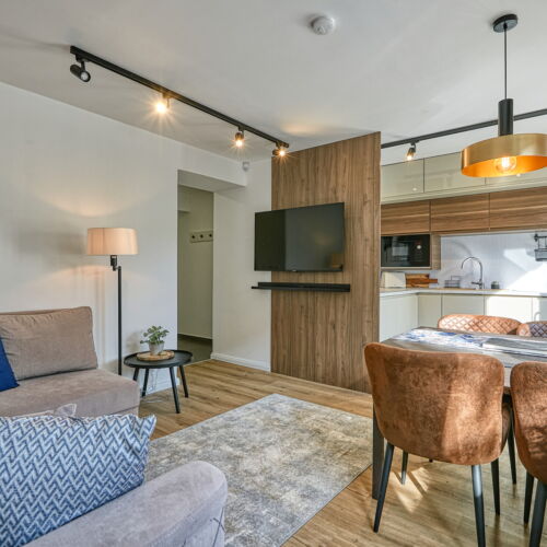 Apartament premier la parter cu 3 camere pentru 6 pers.