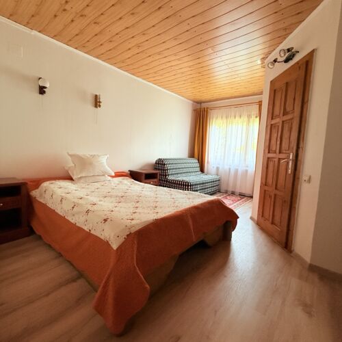 Camera dubla accesibil(ă) persoanelor cu dizabilități