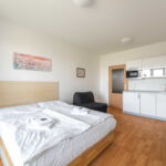 Zuhanyzós saját konyhával 2 fős apartman (pótágyazható)