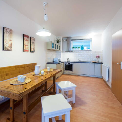 Apartament cu bucătărie proprie cu balcon pentru 2 pers. (se poate solicita pat suplimentar)