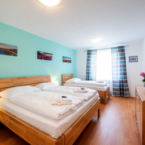 Apartament cu bucătărie proprie cu balcon pentru 5 pers. (se poate solicita pat suplimentar)