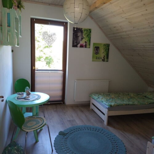 Forest View Upstairs Twin Room