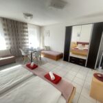 Apartman s balkónem pro 3 os. s 1 ložnicí na poschodí (s možností přistýlky)