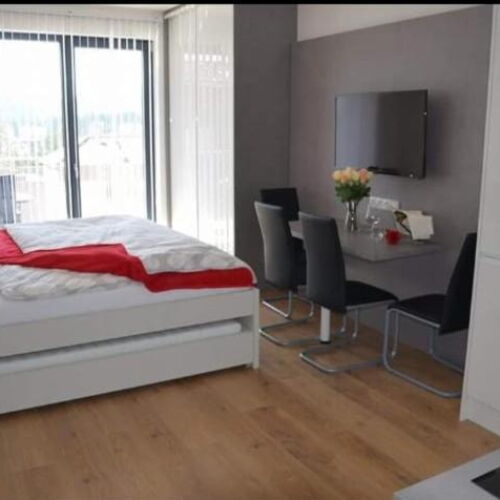 Apartament cu duș cu chicinetă proprie pentru 2 pers.