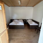 Double Room (extra bed available)
