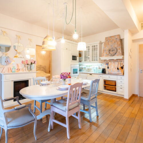 Yard View Apartment for 4 Persons with Garden