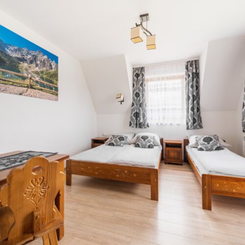 Apartament 4-osobowy na piętrze z widokiem na góry z 2 pomieszczeniami sypialnianymi