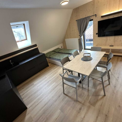 Pokój 9-osobowy Deluxe z prysznicem