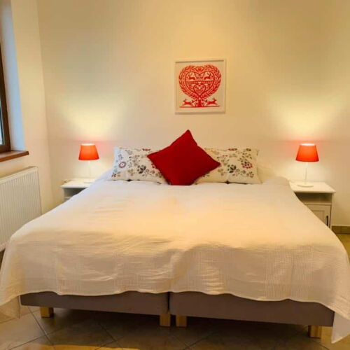 Whole House Weekend House for 13 Persons