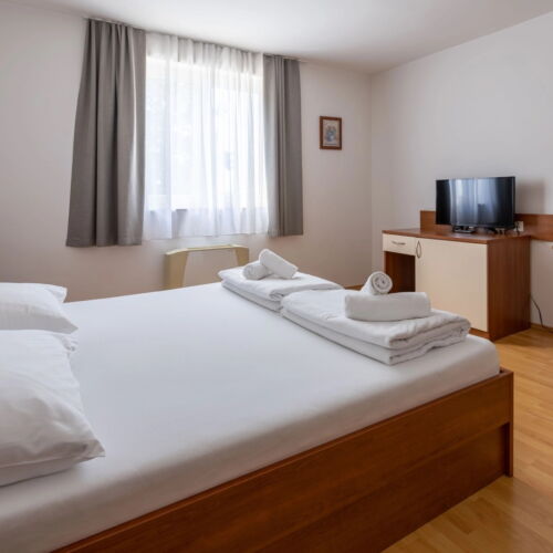 Camera dubla classic cu aer conditionat