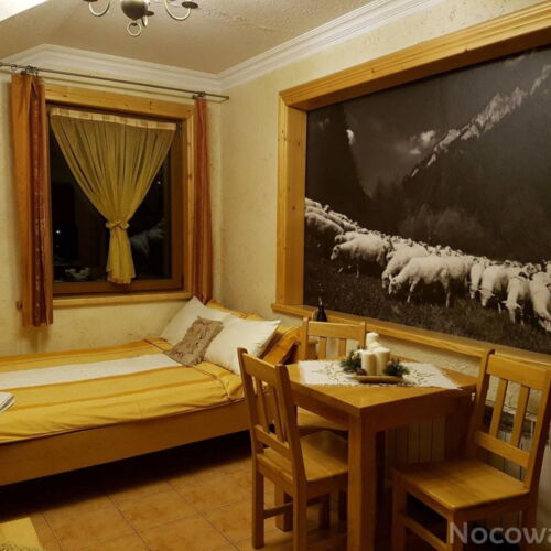 Apartament cu balcon cu vedere spre munte cu 2 camere pentru 4 pers.