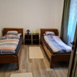 Whole House Family Apartment for 8 Persons (extra beds available)