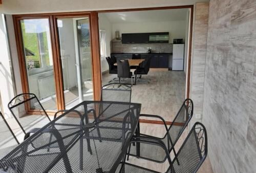 Apartman se sprchou s vlastní kuchyňkou pro 7 os.