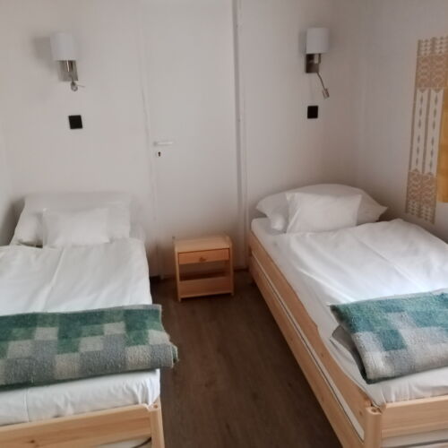 Camera twin junior la etaj