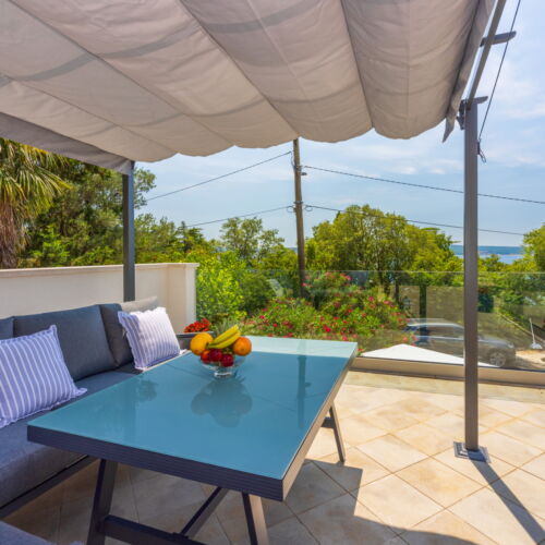 Partial Sea View Upstairs 2-Room Apartment for 4 Persons