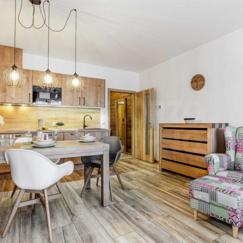 Apartman se sprchou s privátní koupelnou mimo apartmán pro 2 os. (s možností přistýlky)