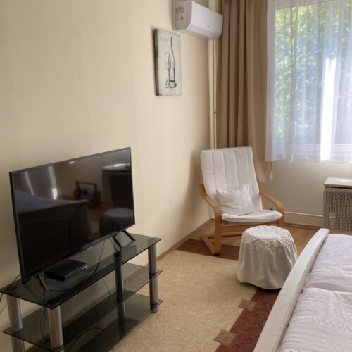 Upstairs Family Apartment for 5 Persons