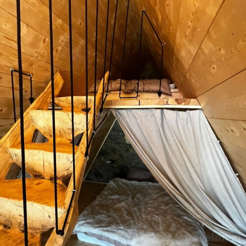 Cabană pentru 4 pers. (se inchirieaza doar integral)