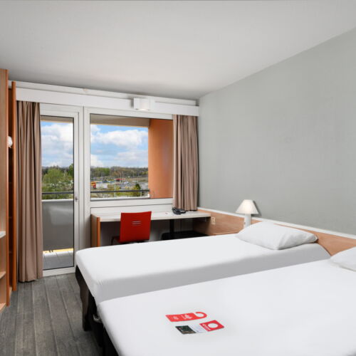 Standard Zweibettzimmer mit Balkon