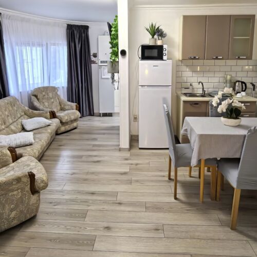 Apartament vilă la etaj cu 2 camere pentru 4 pers.