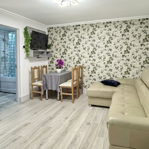 Apartament la etaj cu balcon cu 3 camere pentru 6 pers.