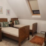 Upstairs Twin Room with Shared Kitchen (extra bed available)