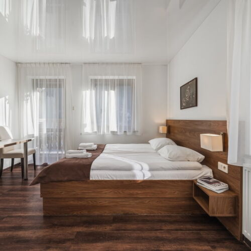 Apartament standard pentru 2 pers. (se inchirieaza doar integral)