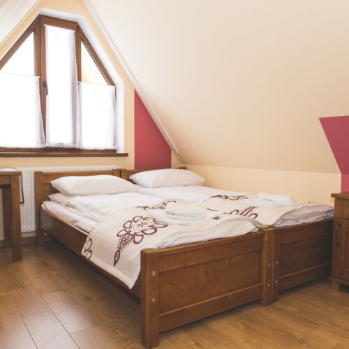 Pokój 2-osobowy na poddaszu z łazienką