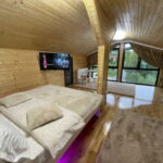 Pokoj s manželskou postelí s panoramou 