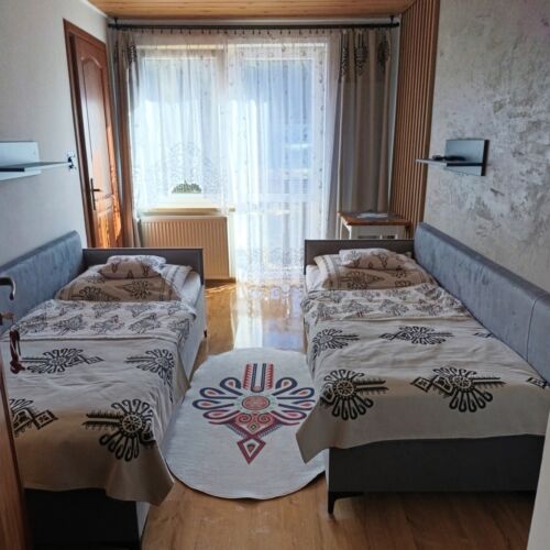 Pokój 2-osobowy z widokiem na góry z widokiem na ogród